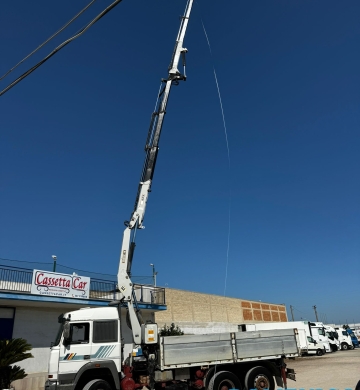 IVECO FIAT 240.36 CON CASSONE FISSO+GRU
