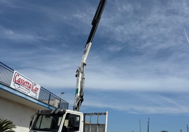 IVECO EUROCARGO 170E27 CASSONE FISSO+GRU CON RADIOCOMANDO