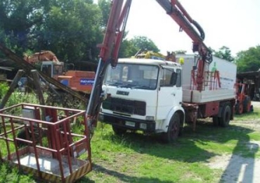 Piattaforma e gru Benelli