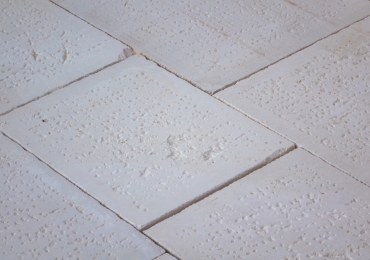 Biancone in pietra da pavimento