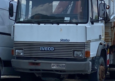 Autocarro Iveco Usato