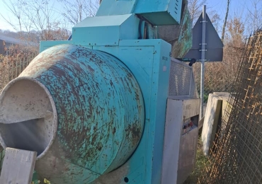 Betoniera autocaricante  Marca imer  In ottimo stato usata pochissimo