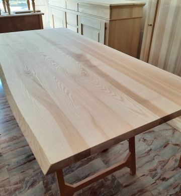 TAVOLI IN LEGNO
