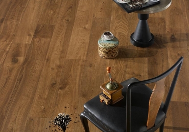 Pavimento in rovere naturale spazzolato verniciato UV