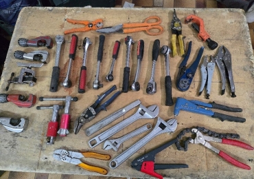 ATTREZZATURA MANUALE