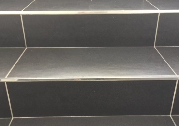 GRADINO SCALA IN GRES NERO