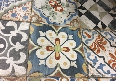 PAVIMENTO E RIVESTIMENTO GRES