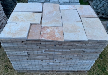 PIASTRELLE IN PIETRA