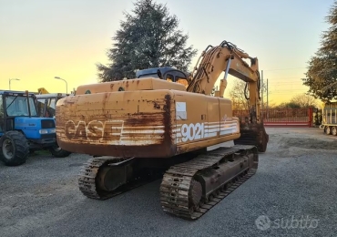 Escavatore Case 9021