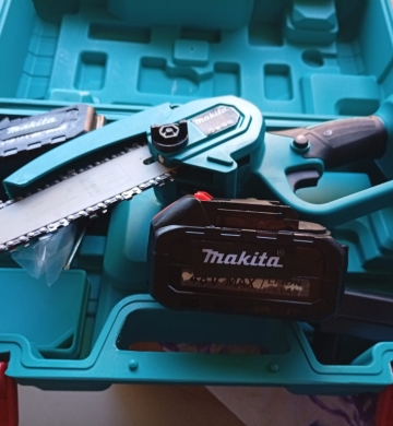 MOTOSEGA A BATTERIA