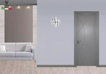 Porta a battente incisa