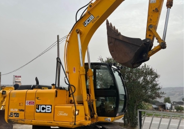 JCB JS130
