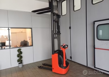 Stoccatore elettrico Usato